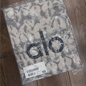 ALO Yoga Beige and Gray Patterned Travel Tote (not opened!)